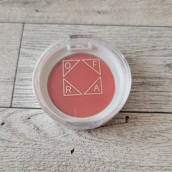 Ofra Pressed Blush Candy Apple - Picture 1 of 3